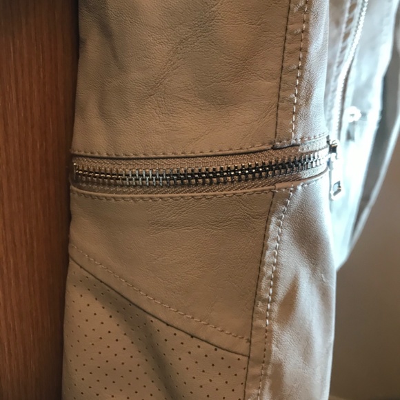 Cleo Motorcycle Style Vegan Leather Jacket (S/M) - Picture 6 of 8